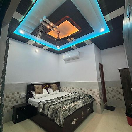Rudra Inn Ayodhya Buitenkant foto