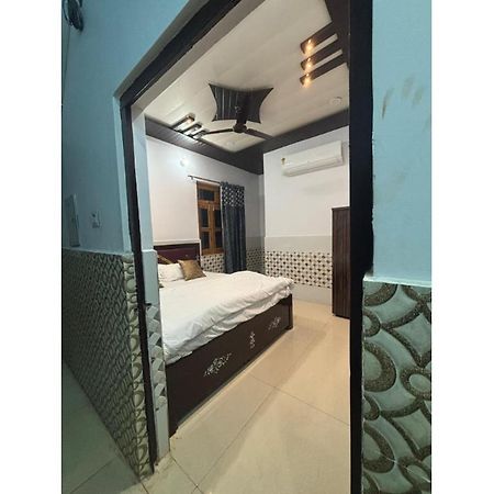 Rudra Inn Ayodhya Buitenkant foto